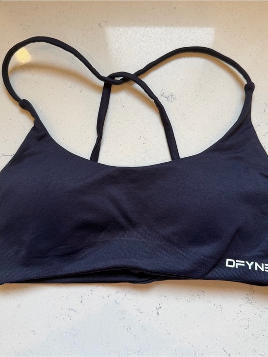 Dfyne Other - DFYNE Twist Back Sports Bra